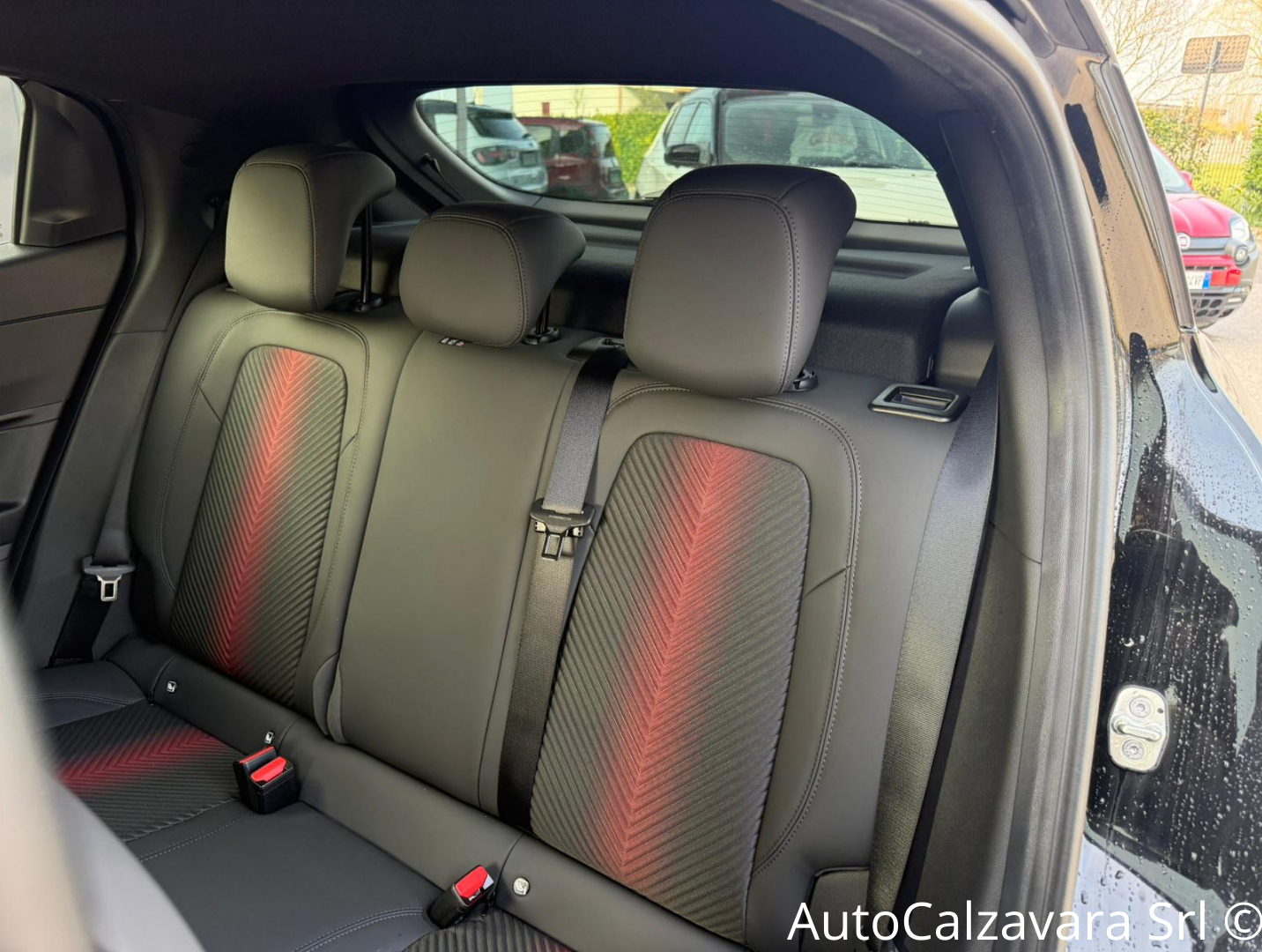 Alfa Romeo Junior 1.2 145 CV Hybrid eDCT6 Q4 / NERO TORTONA / RJA40548