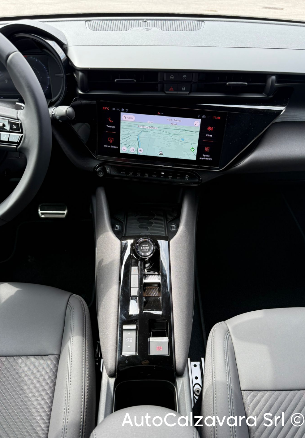 Alfa Romeo Junior 1.2 145 CV Hybrid eDCT6 Speciale / BIANCO SEMPIONE / RJA22454