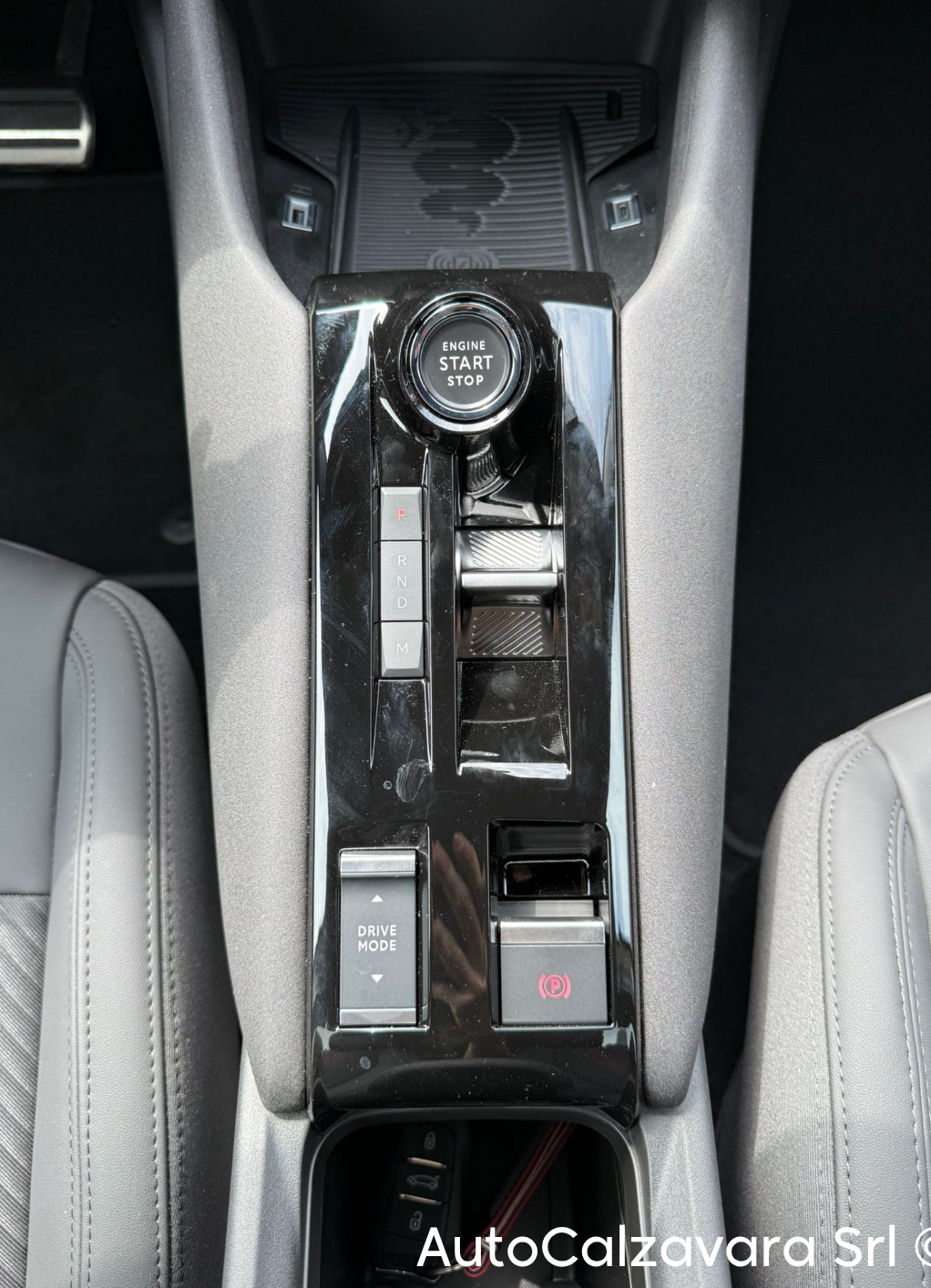 Alfa Romeo Junior 1.2 145 CV Hybrid eDCT6 Speciale / BIANCO SEMPIONE / RJA22454