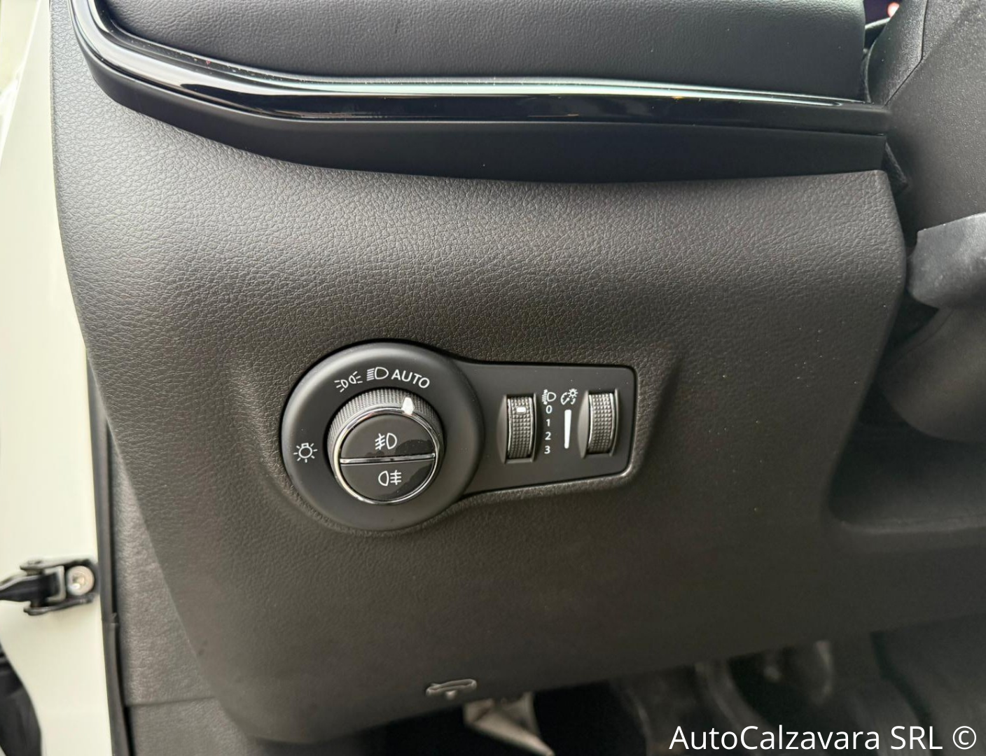 Jeep Compass 1.6 Multijet II 2WD S / ALPINE WHITE CON TETTO NERO / GT991DC