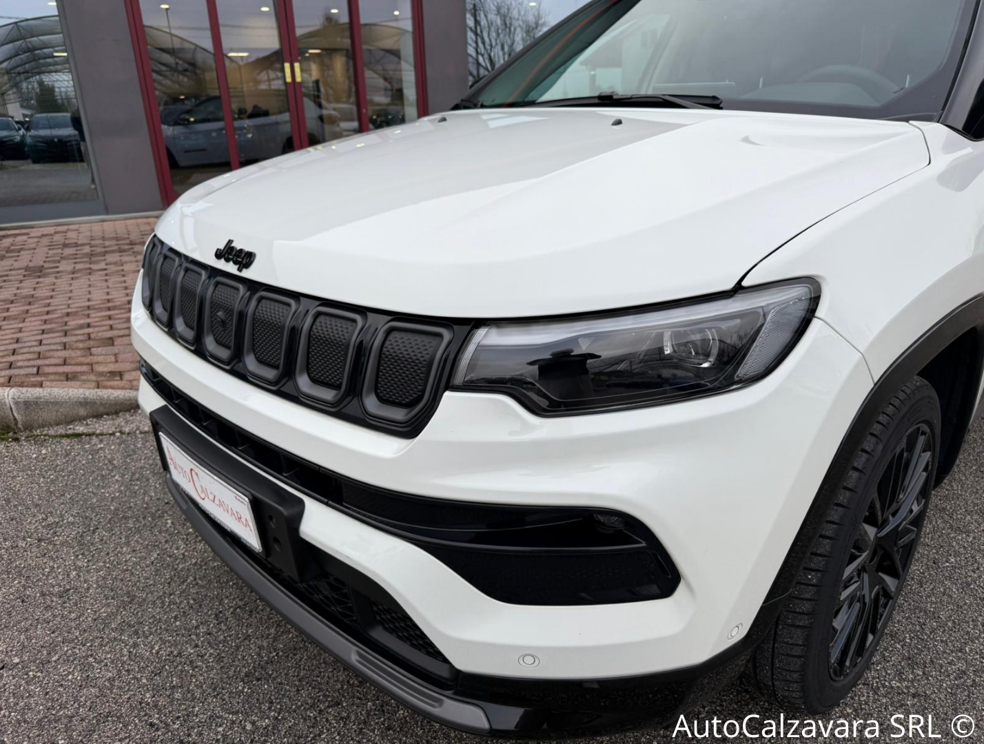 Jeep Compass 1.6 Multijet II 2WD S / ALPINE WHITE CON TETTO NERO / GT991DC