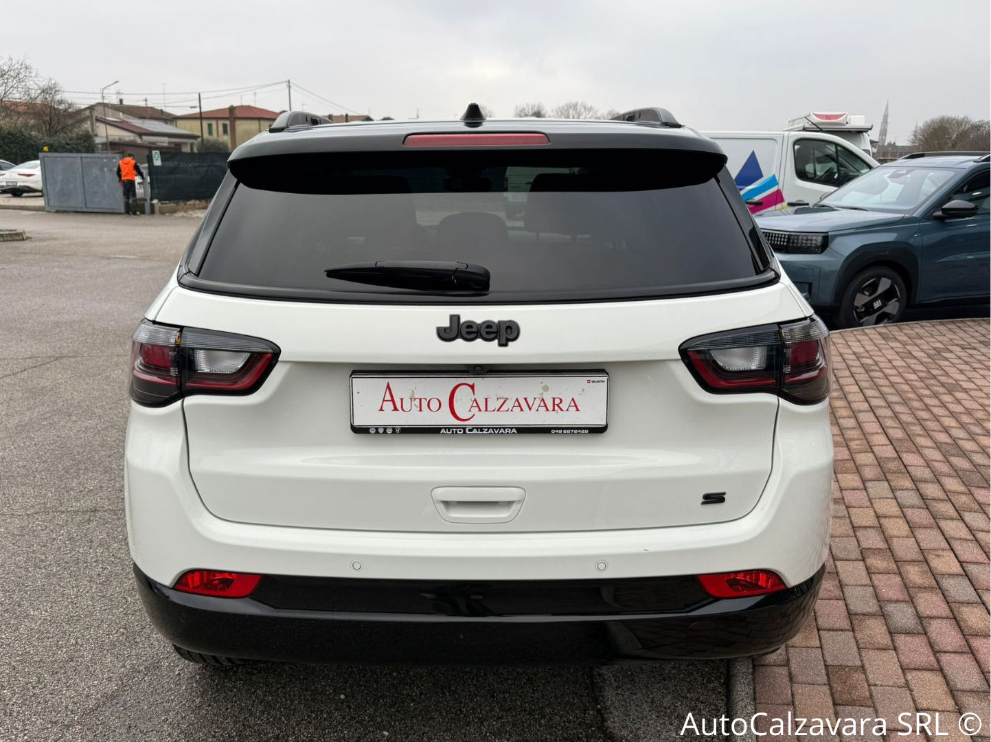 Jeep Compass 1.6 Multijet II 2WD S / ALPINE WHITE CON TETTO NERO / GT991DC