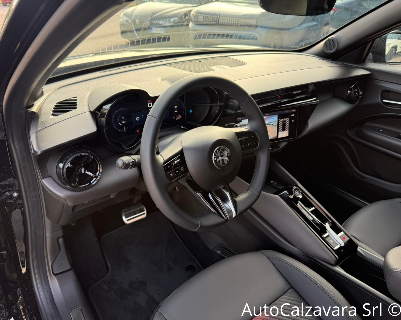 Alfa Romeo Junior 1.2 145 CV Hybrid eDCT6 Q4 / NERO TORTONA / RJA40548