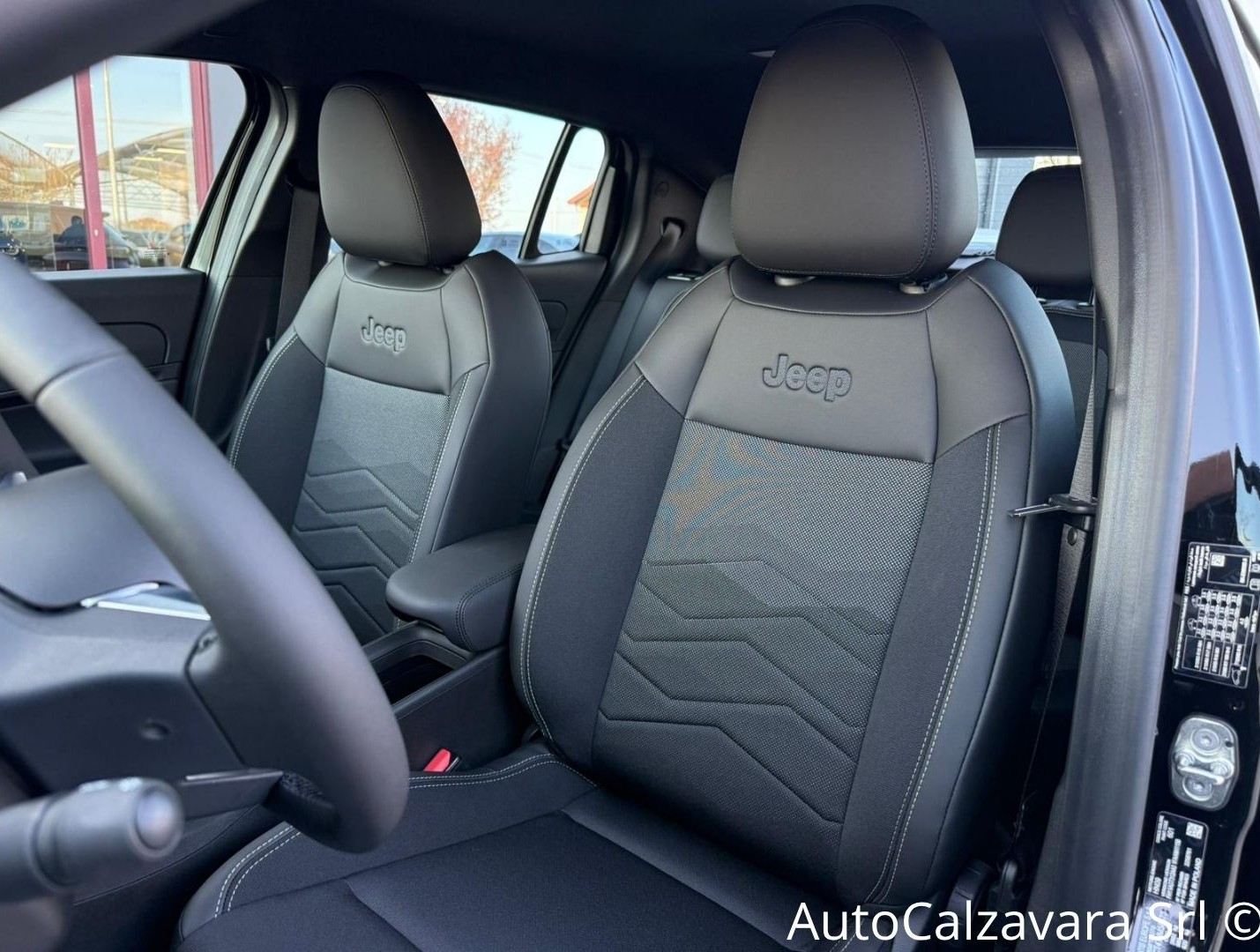 Jeep Avenger 1.2 Turbo 110 CV MHEV Altitude / NERO VULCANO / HC571KM