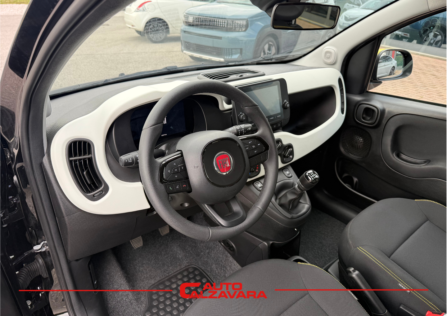 Fiat Panda Cross 1.0 FireFly S&S Hybrid / NERO CINEMA / GZ685BR
