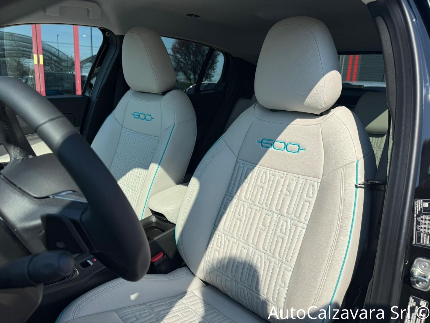 Fiat 600 Hybrid 100 CV DCT MHEV La Prima / NERO CINEMA / GY485CV