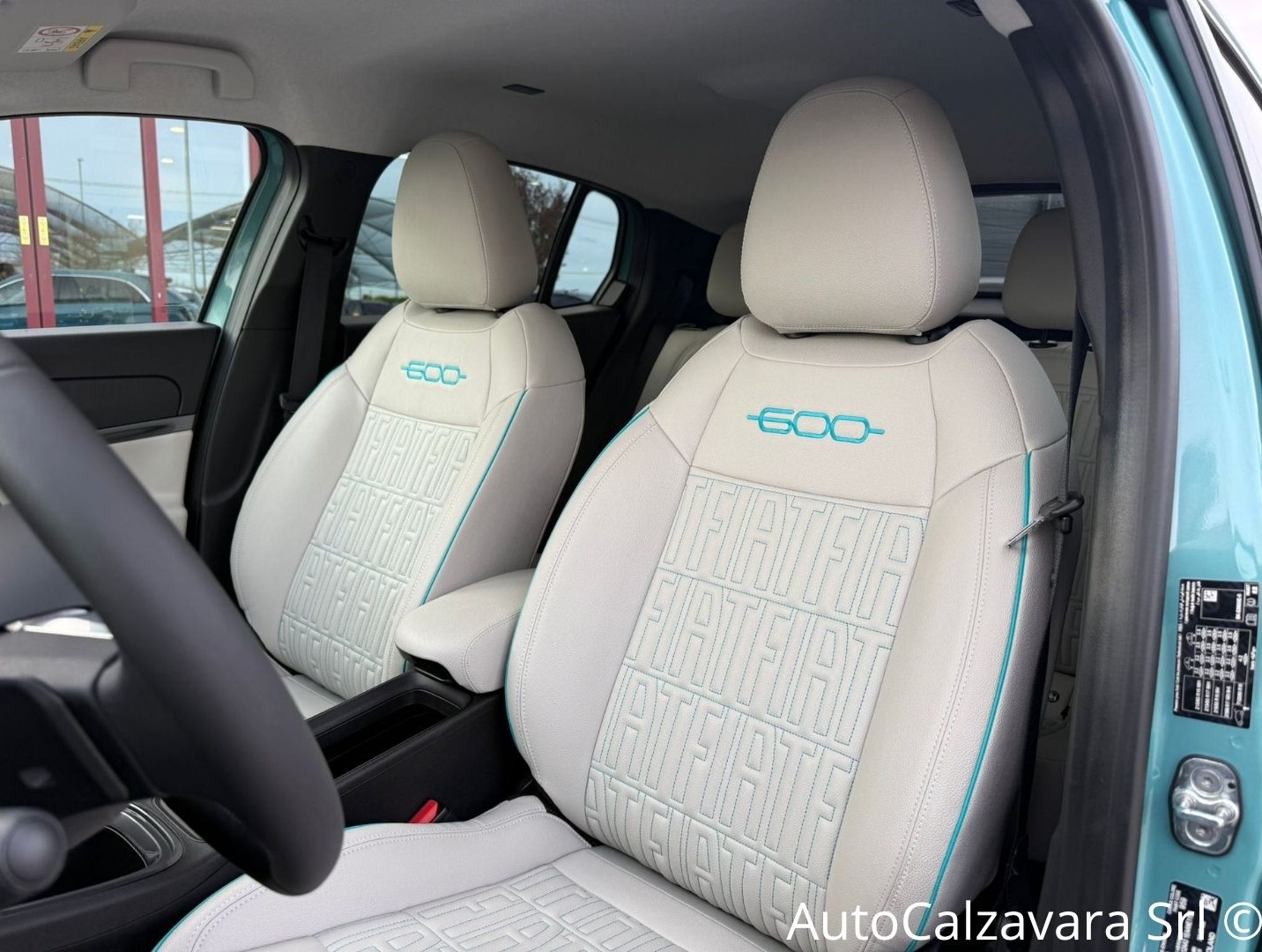 Fiat 600 Hybrid 100 CV DCT MHEV La Prima / AZZURRO ACQUA / GY632CV