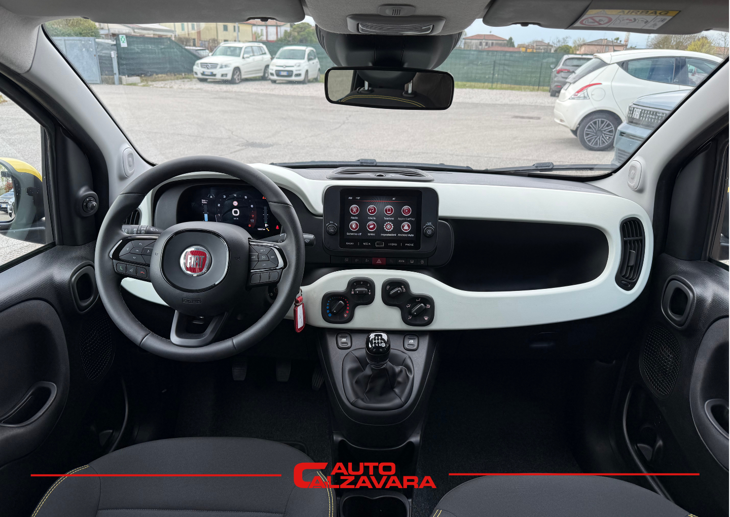 Fiat Panda Cross 1.0 FireFly S&S Hybrid / NERO CINEMA / GZ685BR