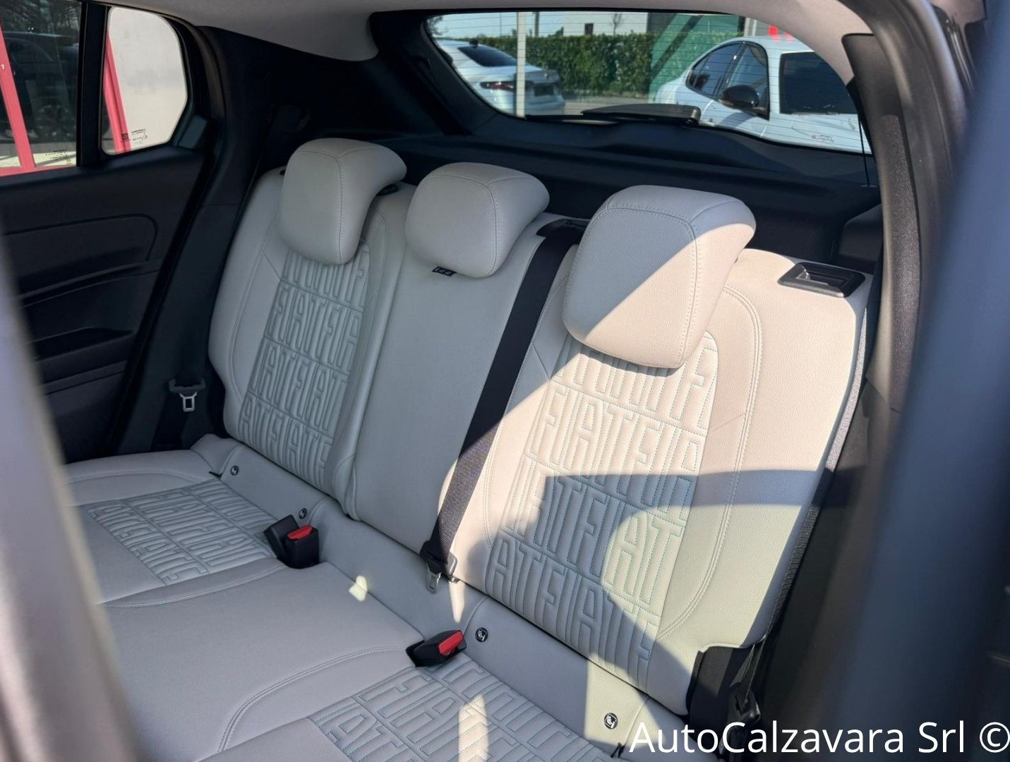 Fiat 600 Hybrid 100 CV DCT MHEV La Prima / NERO CINEMA / GY485CV