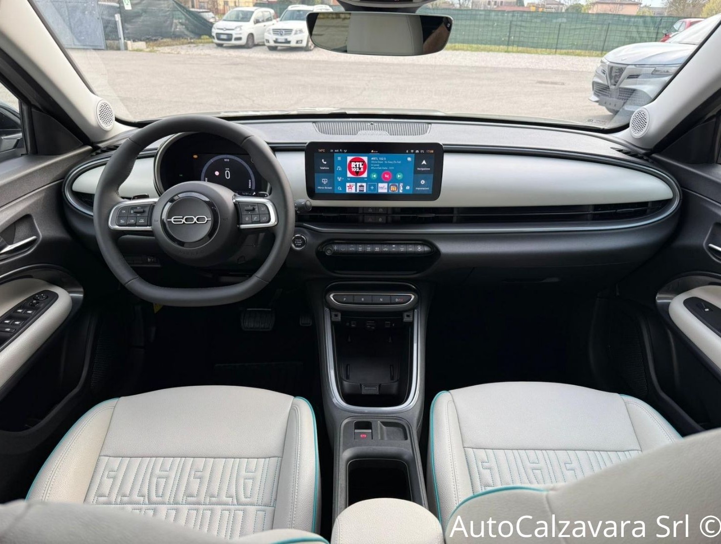 Fiat 600 Hybrid 100 CV DCT MHEV La Prima / CREMA CAPUCCINO / GY469CV