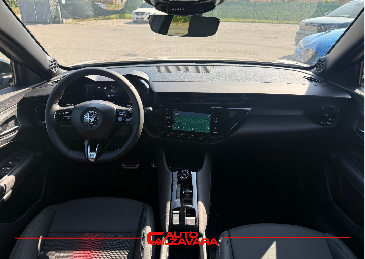 Alfa Romeo Junior 1.2 145 CV Hybrid eDCT6 Speciale / MARFIL SCALA AVORIO / RJA33524