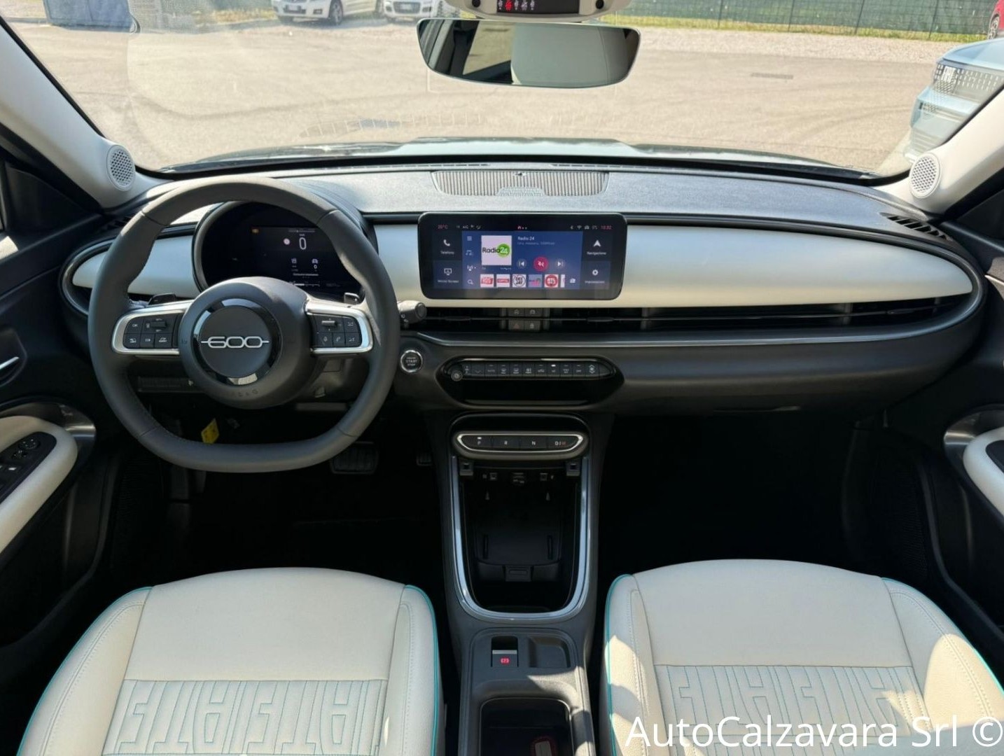 Fiat 600 Hybrid 100 CV DCT MHEV La Prima / NERO CINEMA / GY485CV