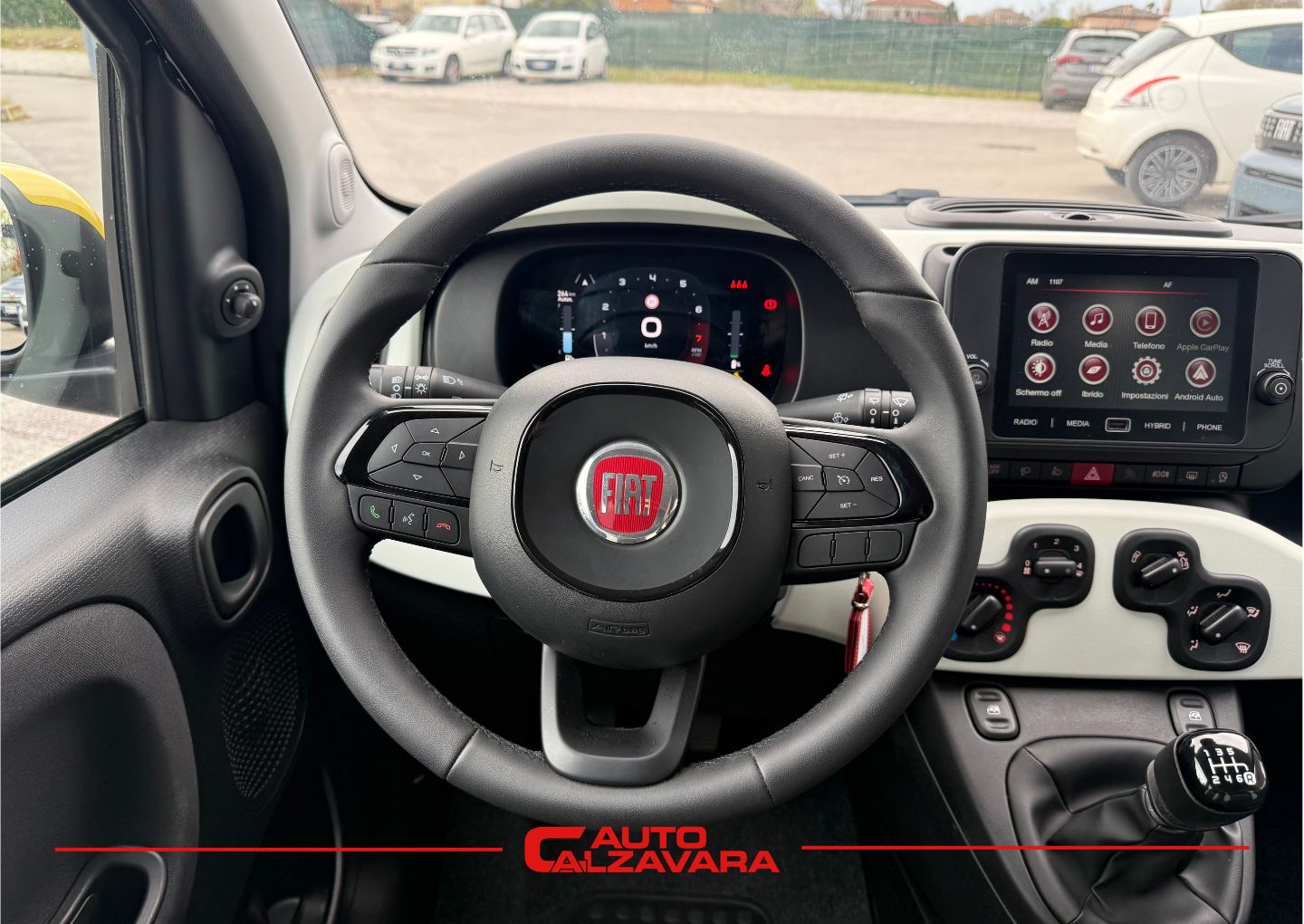 Fiat Panda Cross 1.0 FireFly S&S Hybrid / NERO CINEMA / GZ685BR