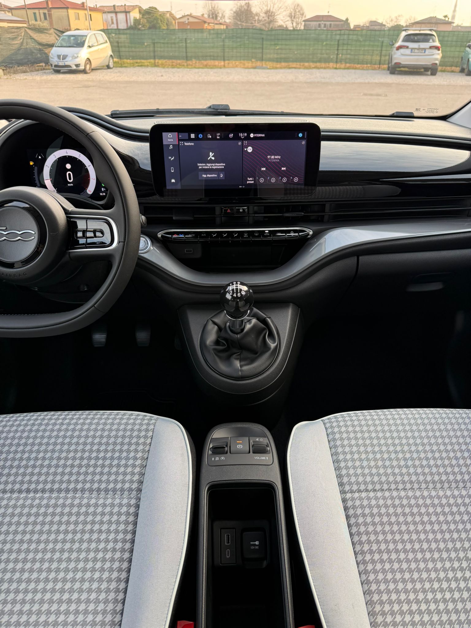 Fiat 500 Berlina Hybrid Torino / NERO ONYX / TX262578