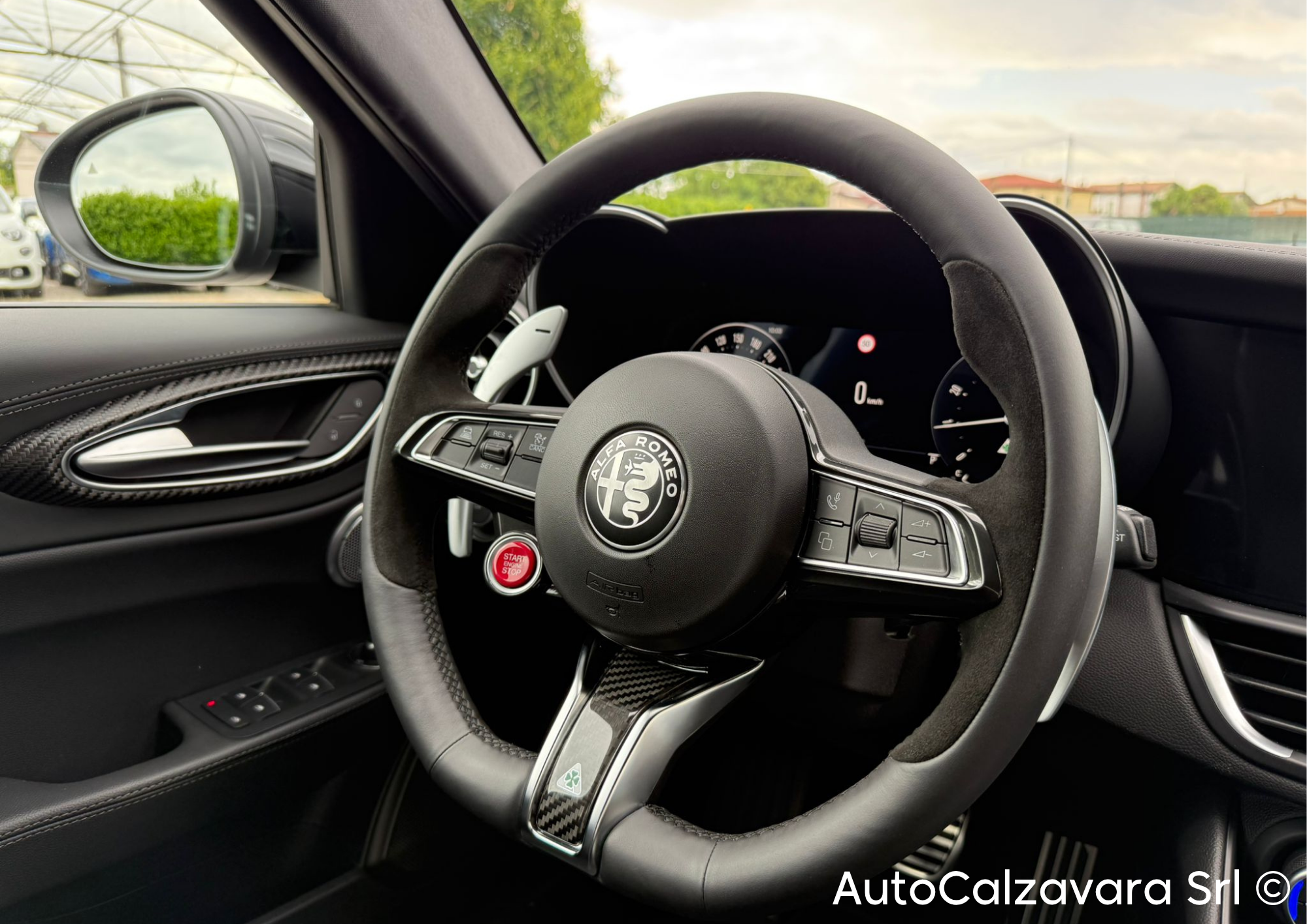 Alfa Romeo Giulia 2.9 V6 Bi-Turbo AT8 Quadrifoglio / NERO VULCANO / R7691018