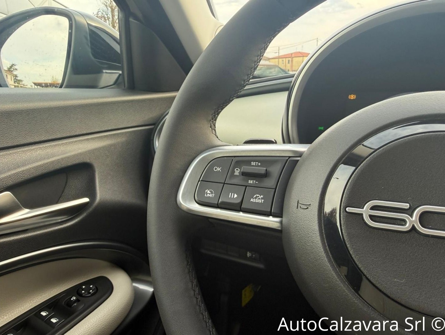 Fiat 600 Hybrid 100 CV DCT MHEV La Prima / CREMA CAPUCCINO / GY469CV