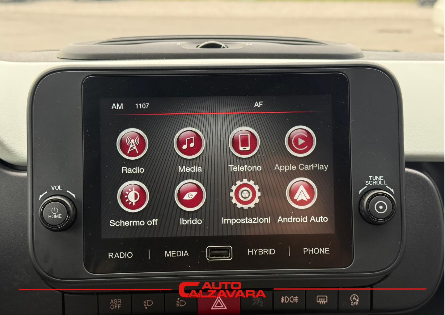 Fiat Panda Cross 1.0 FireFly S&S Hybrid / NERO CINEMA / GZ685BR