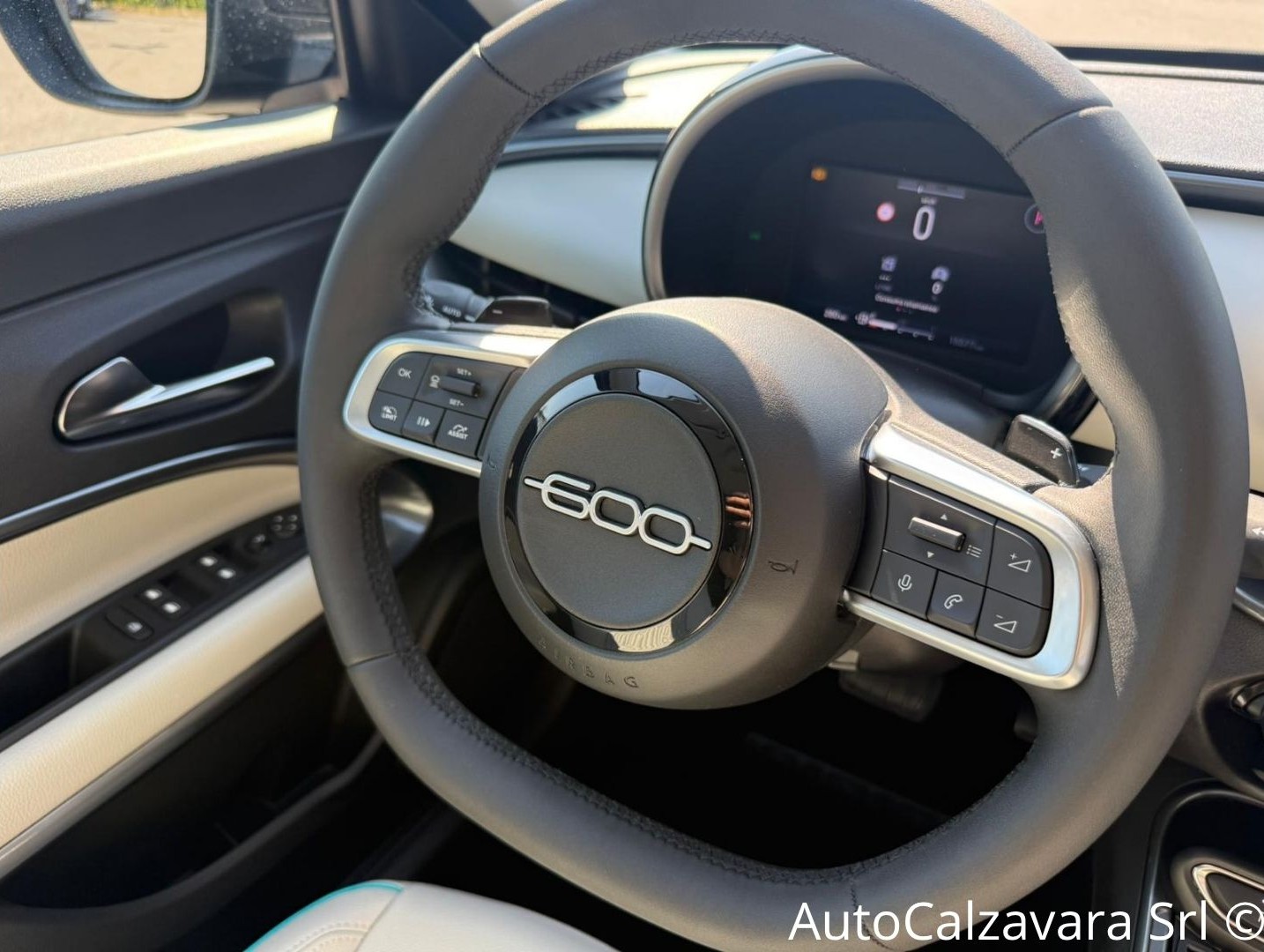 Fiat 600 Hybrid 100 CV DCT MHEV La Prima / NERO CINEMA / GY485CV