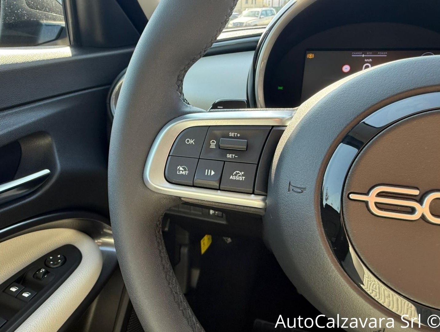 Fiat 600 Hybrid 100 CV DCT MHEV La Prima / NERO CINEMA / GY485CV