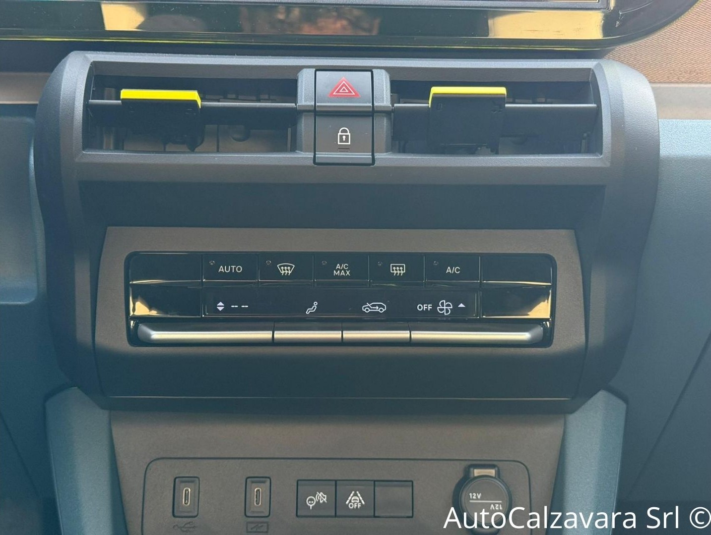 Fiat Grande Panda 1.2 Hybrid 100 CV S&S La Prima / BLU LAGO / SZA18451