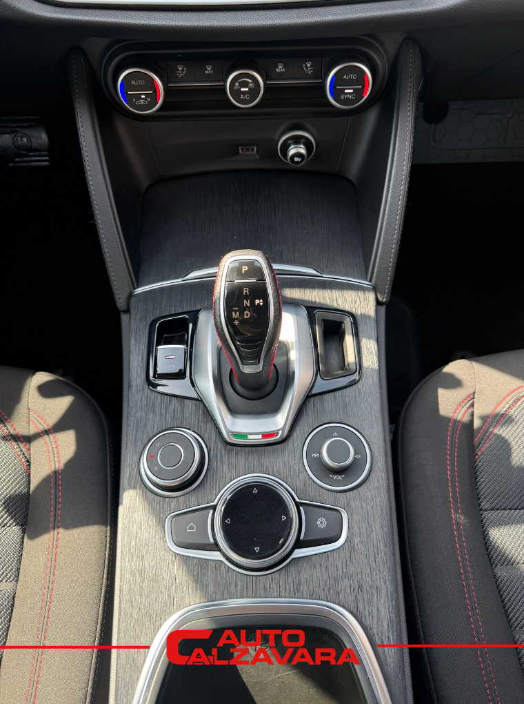 Alfa Romeo Stelvio 2.2 Turbodiesel 160 CV AT8 RWD Business / GRIGIO SILVERSTONE / GD514NN