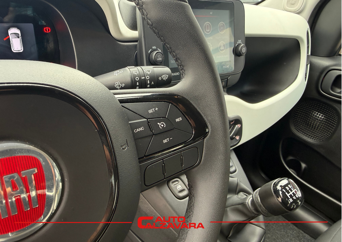 Fiat Panda Cross 1.0 FireFly S&S Hybrid / NERO CINEMA / GZ685BR