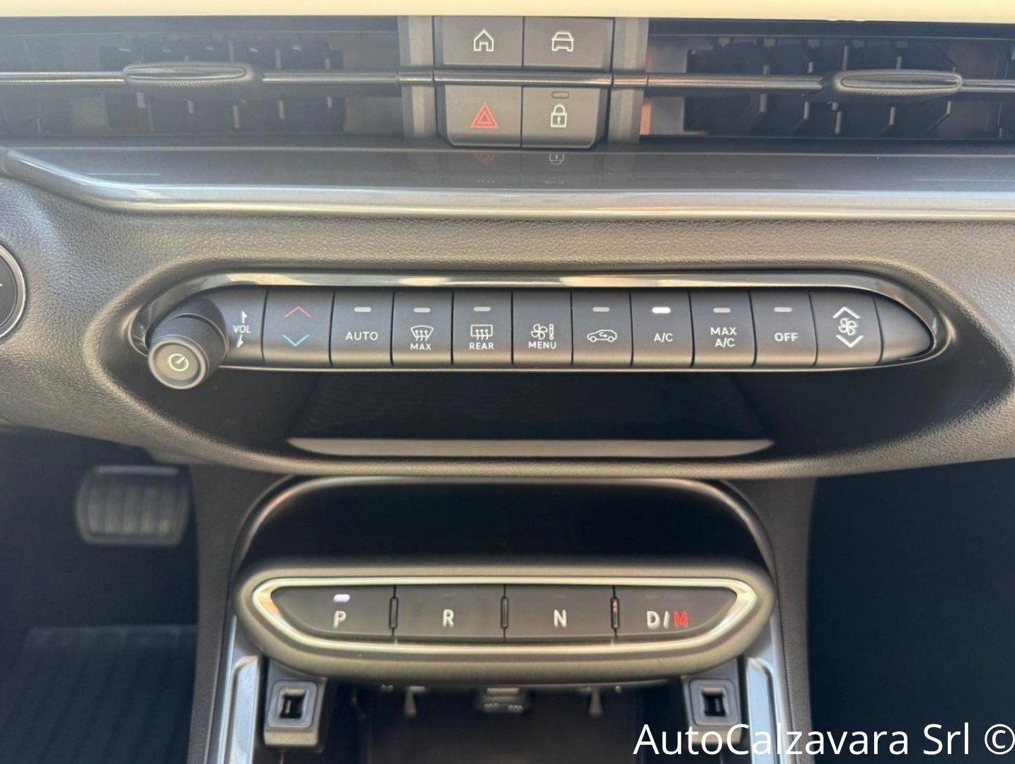 Fiat 600 Hybrid 100 CV DCT MHEV La Prima / NERO CINEMA / GY485CV