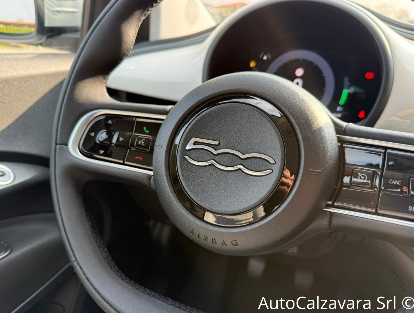 Fiat 500 Berlina Hybrid Torino / BIANCO GELATO / TX262635