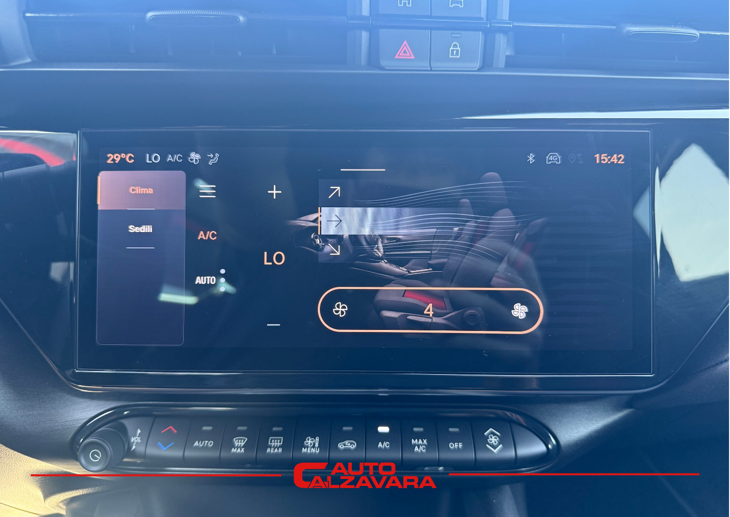 Alfa Romeo Junior 1.2 145 CV Hybrid eDCT6 Speciale / MARFIL SCALA AVORIO / RJA33524