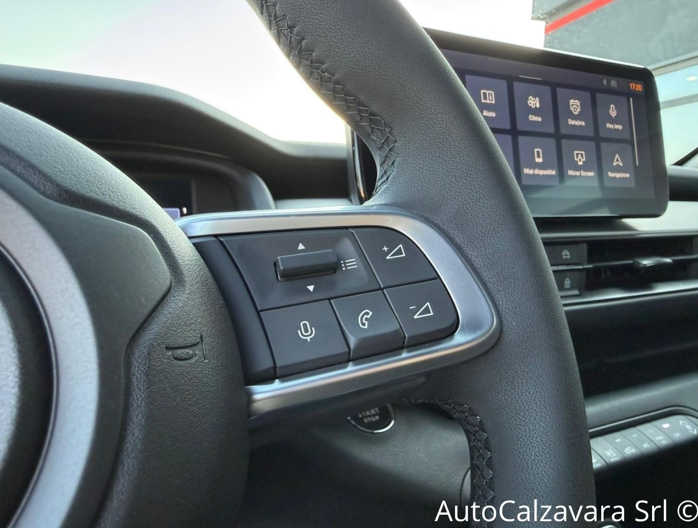 Jeep Avenger 1.2 Turbo 110 CV MHEV Altitude / NERO VULCANO / HC571KM