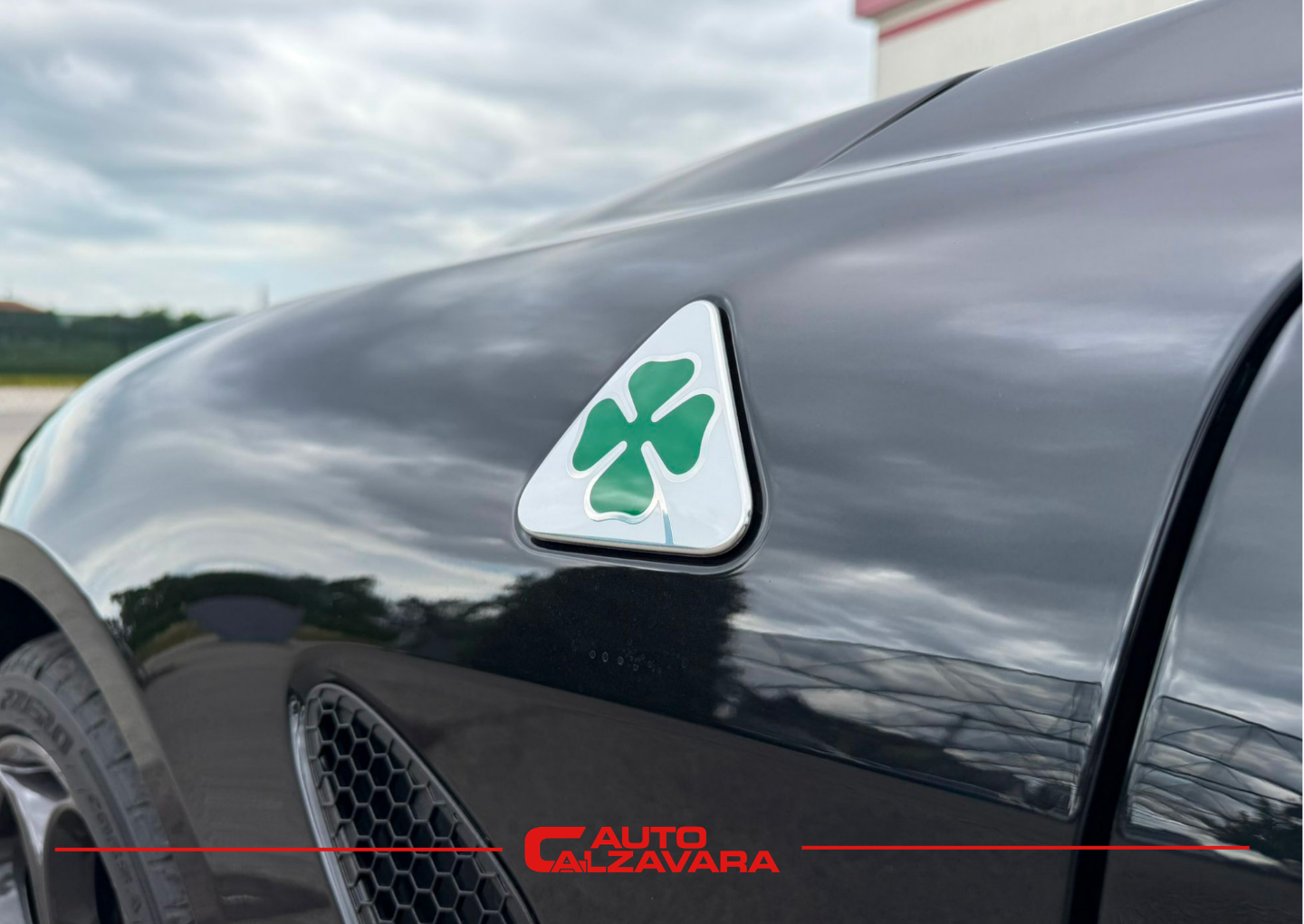 Alfa Romeo Giulia 2.9 V6 Bi-Turbo AT8 Quadrifoglio / NERO VULCANO / R7691018