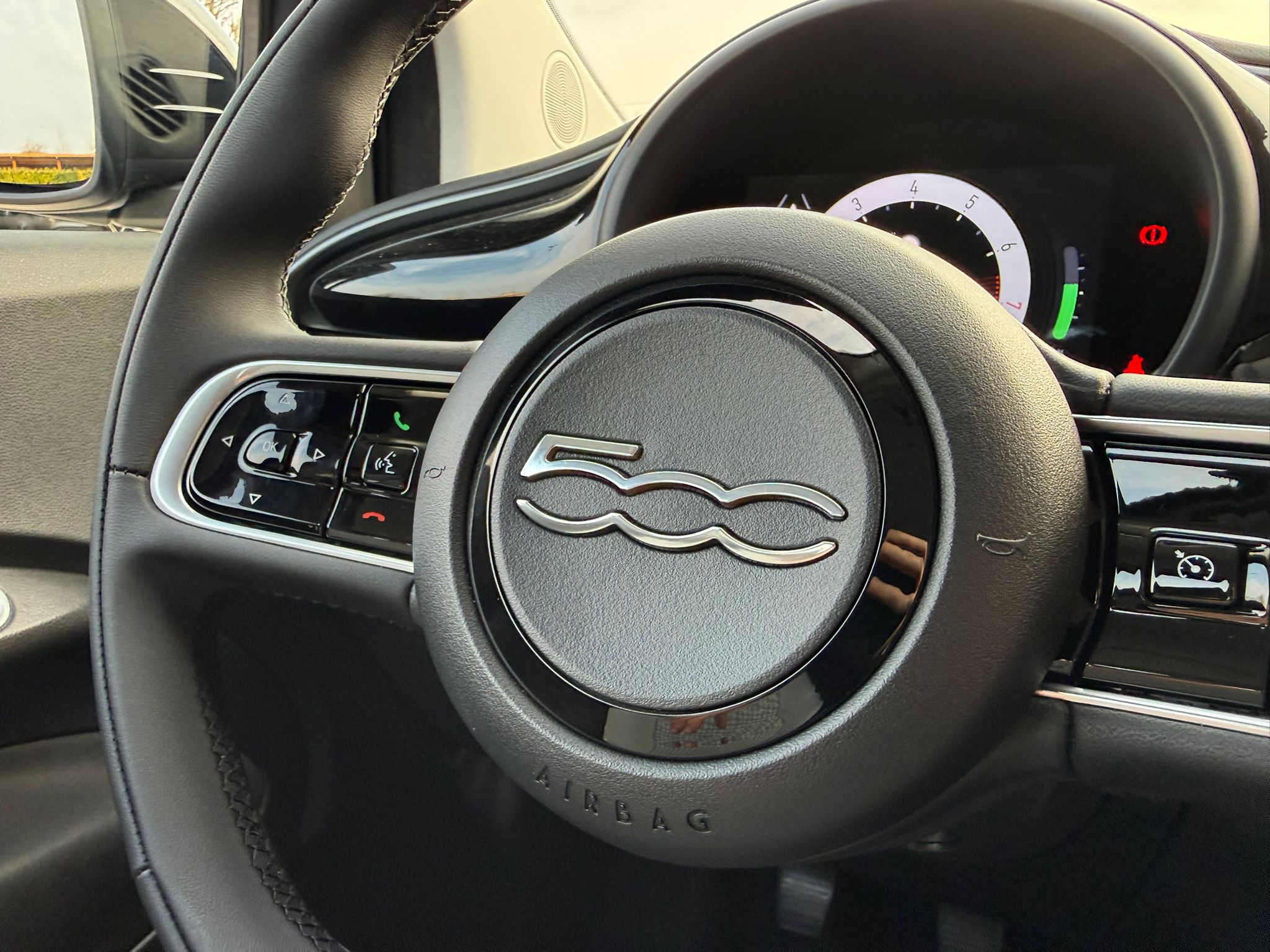 Fiat 500 Berlina Hybrid Torino / NERO ONYX / TX262578