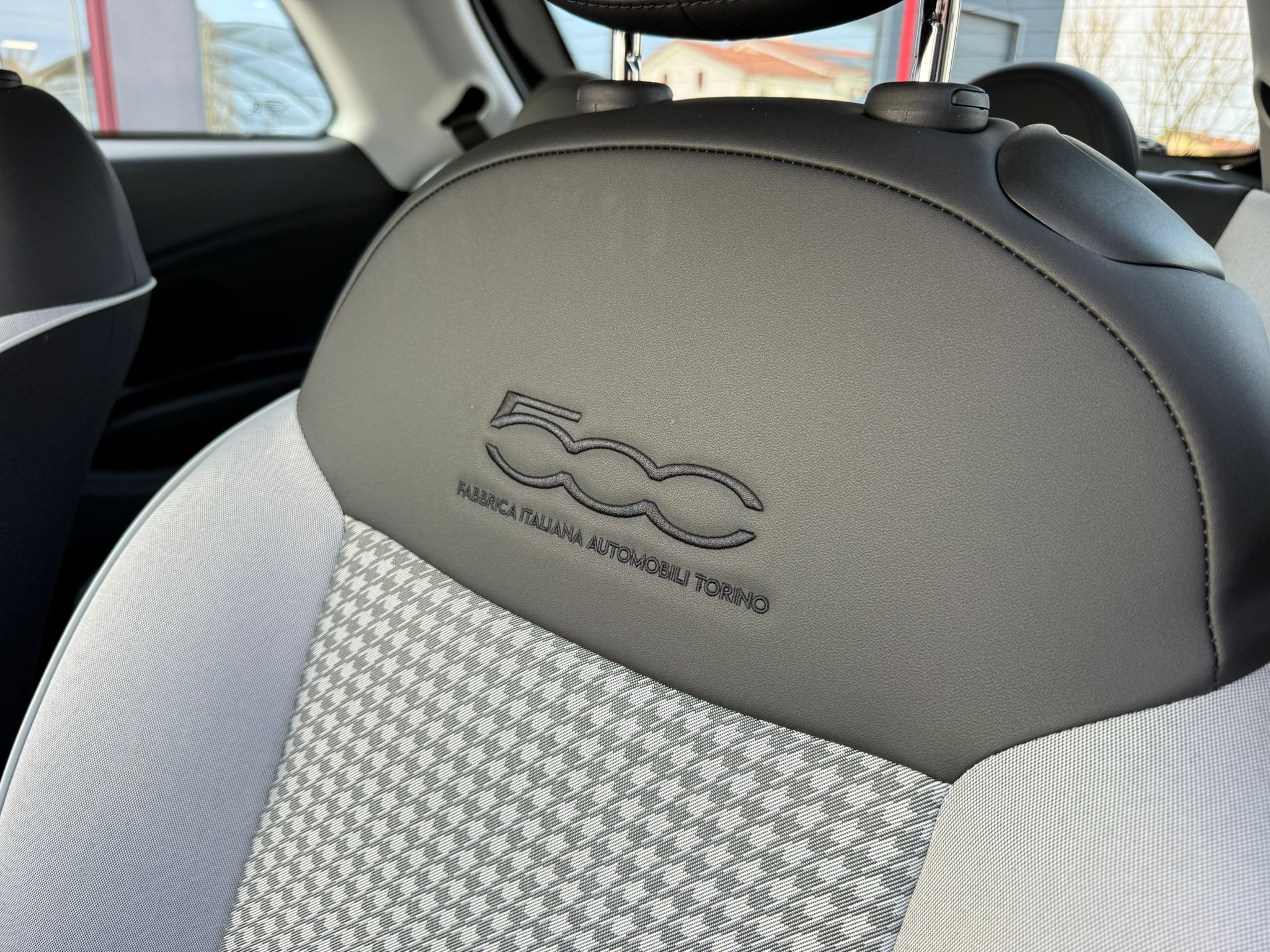 Fiat 500 Berlina Hybrid Torino / NERO ONYX / TX262578