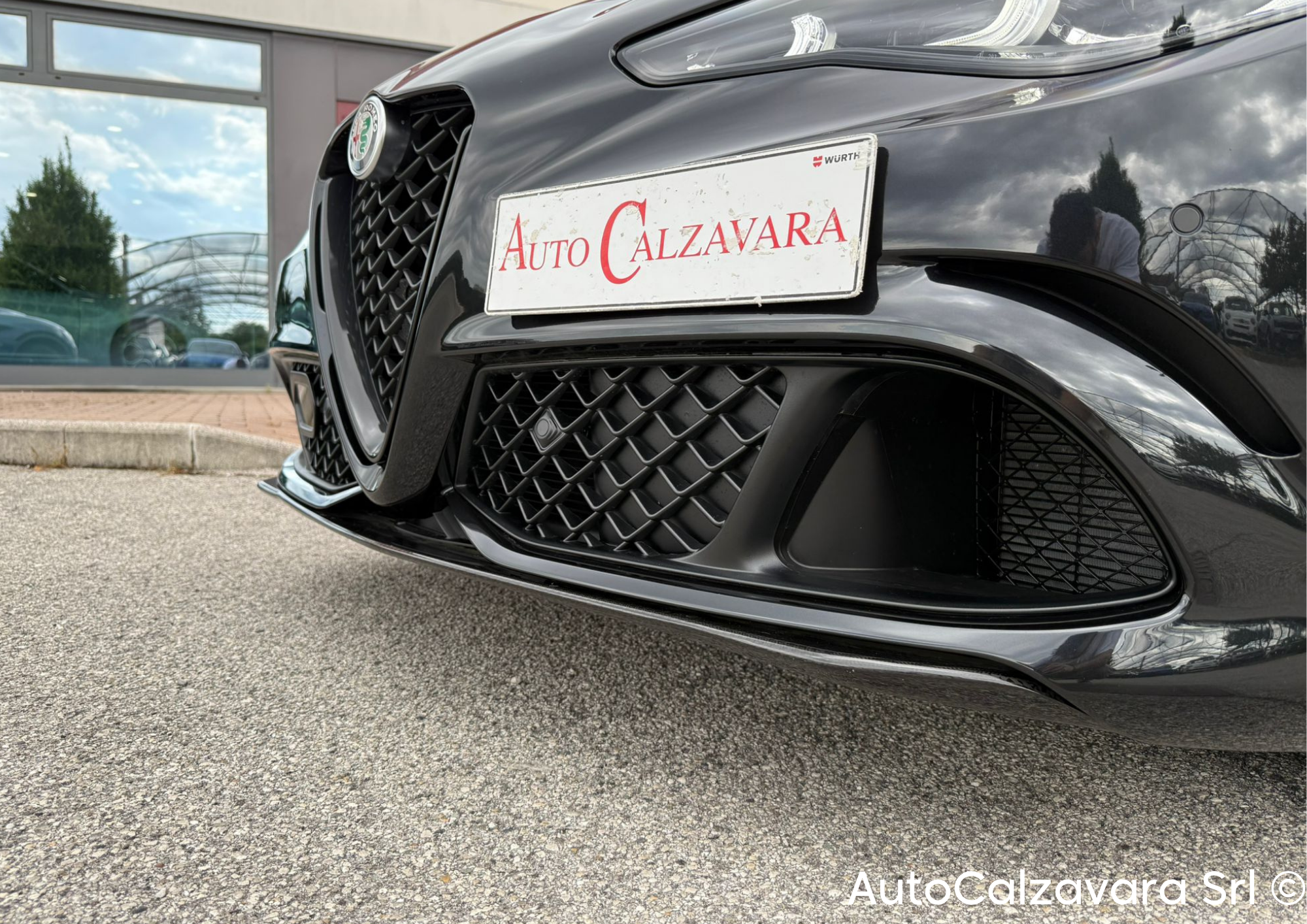 Alfa Romeo Giulia 2.9 V6 Bi-Turbo AT8 Quadrifoglio / NERO VULCANO / R7691018
