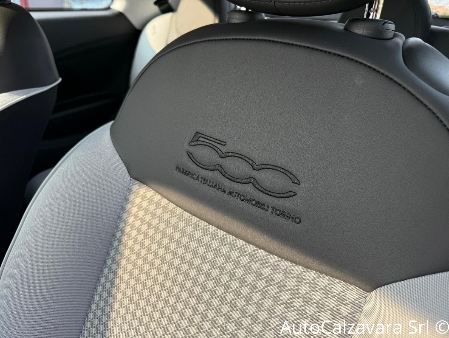 Fiat 500 Berlina Hybrid Torino / BIANCO GELATO / TX262635