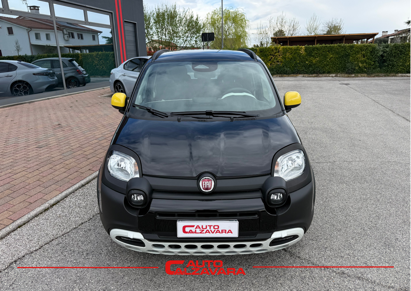 Fiat Panda Cross 1.0 FireFly S&S Hybrid / NERO CINEMA / GZ685BR