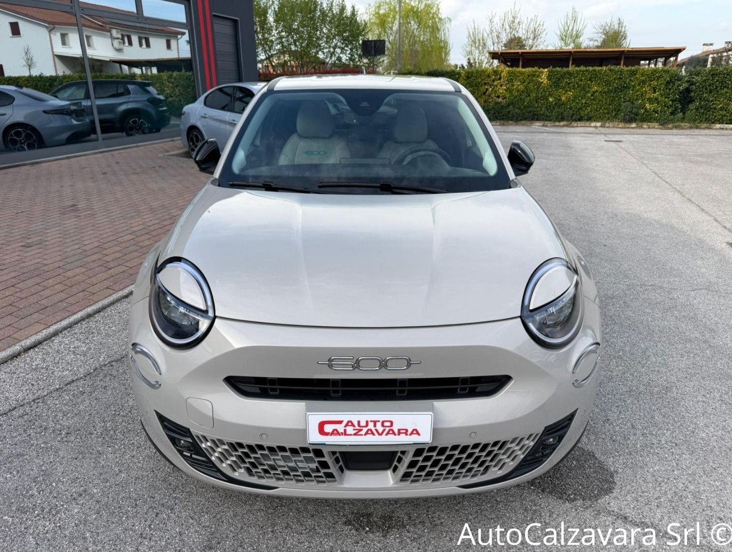 Fiat 600 Hybrid 100 CV DCT MHEV La Prima / CREMA CAPUCCINO / GY469CV