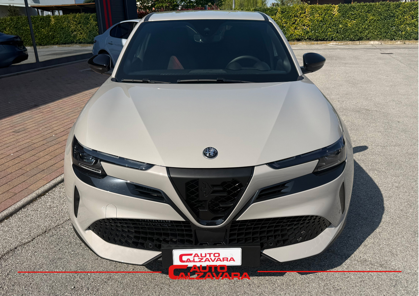 Alfa Romeo Junior 1.2 145 CV Hybrid eDCT6 Speciale / MARFIL SCALA AVORIO / RJA33524