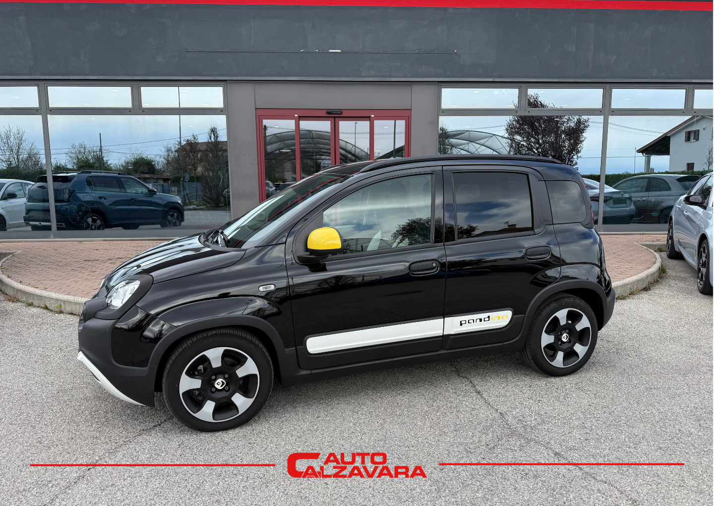 Fiat Panda Cross 1.0 FireFly S&S Hybrid / NERO CINEMA / GZ685BR