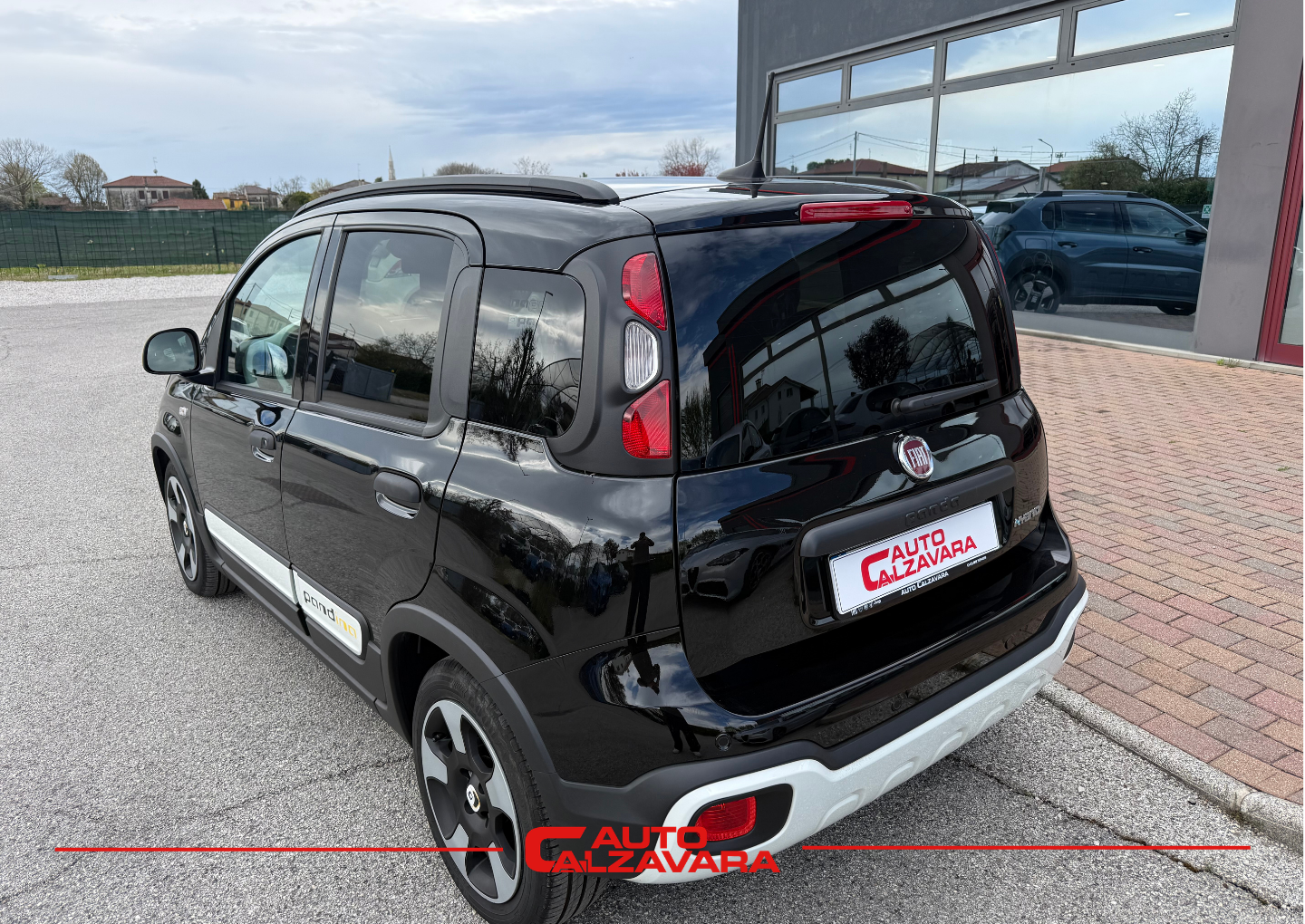 Fiat Panda Cross 1.0 FireFly S&S Hybrid / NERO CINEMA / GZ685BR