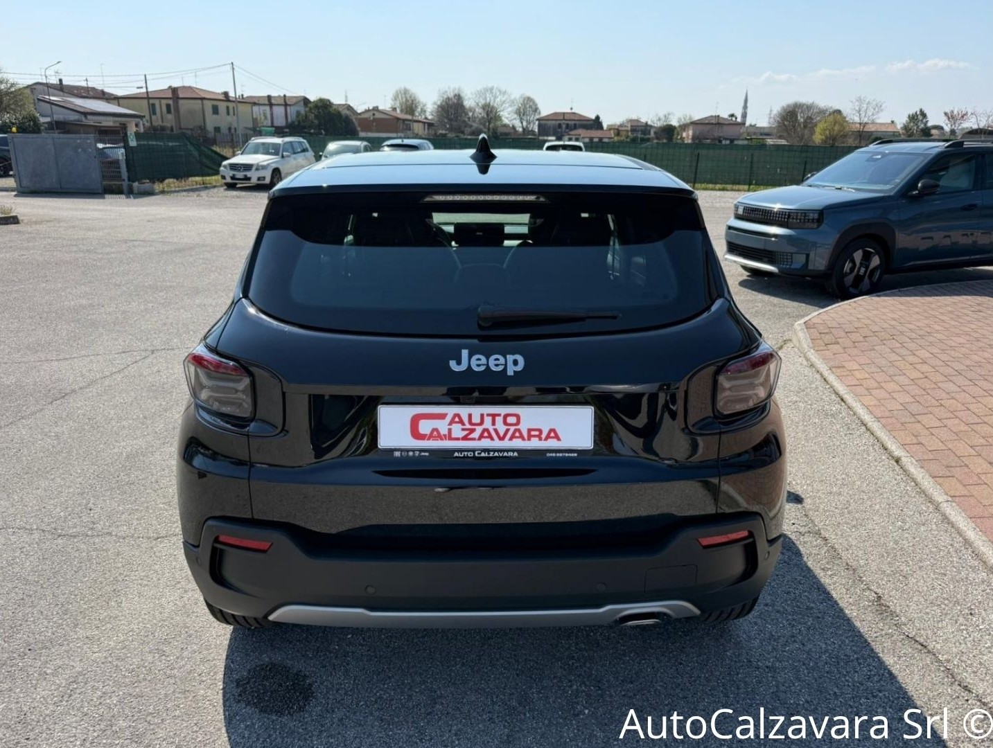 Jeep Avenger 1.2 Turbo 110 CV MHEV Altitude / NERO VULCANO / HC571KM