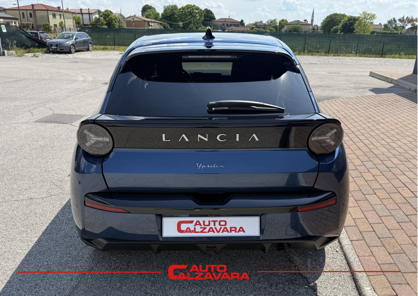 Lancia Ypsilon 4ª serie Hybrid e-DCT LX / BLU LANCIA / HA601FX
