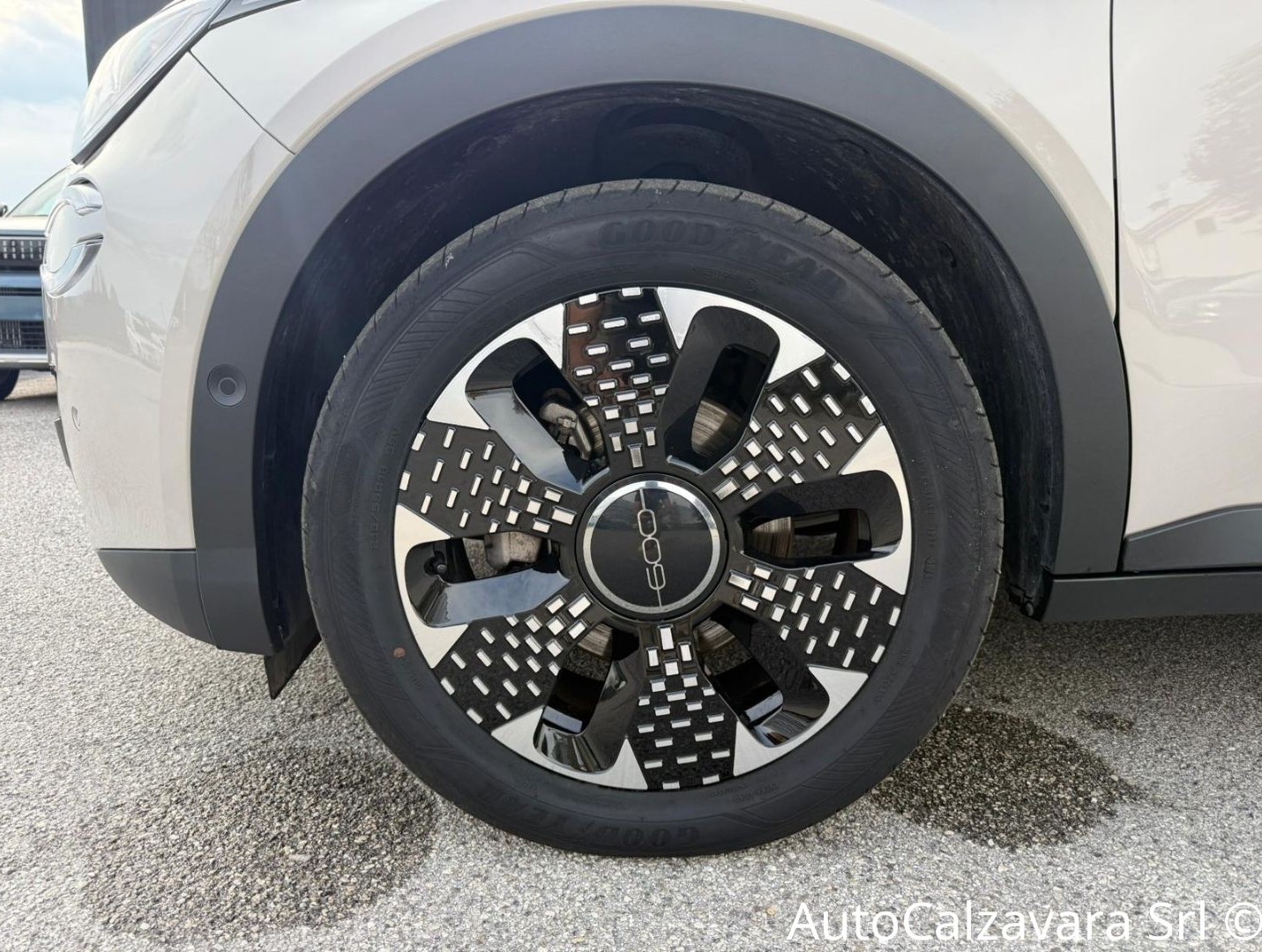 Fiat 600 Hybrid 100 CV DCT MHEV La Prima / CREMA CAPUCCINO / GY469CV