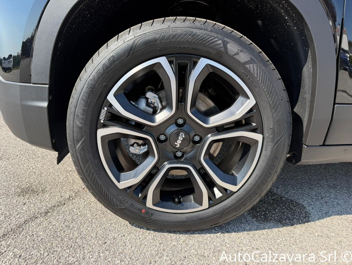 Jeep Avenger 1.2 Turbo 110 CV MHEV Altitude / NERO VULCANO / HC571KM