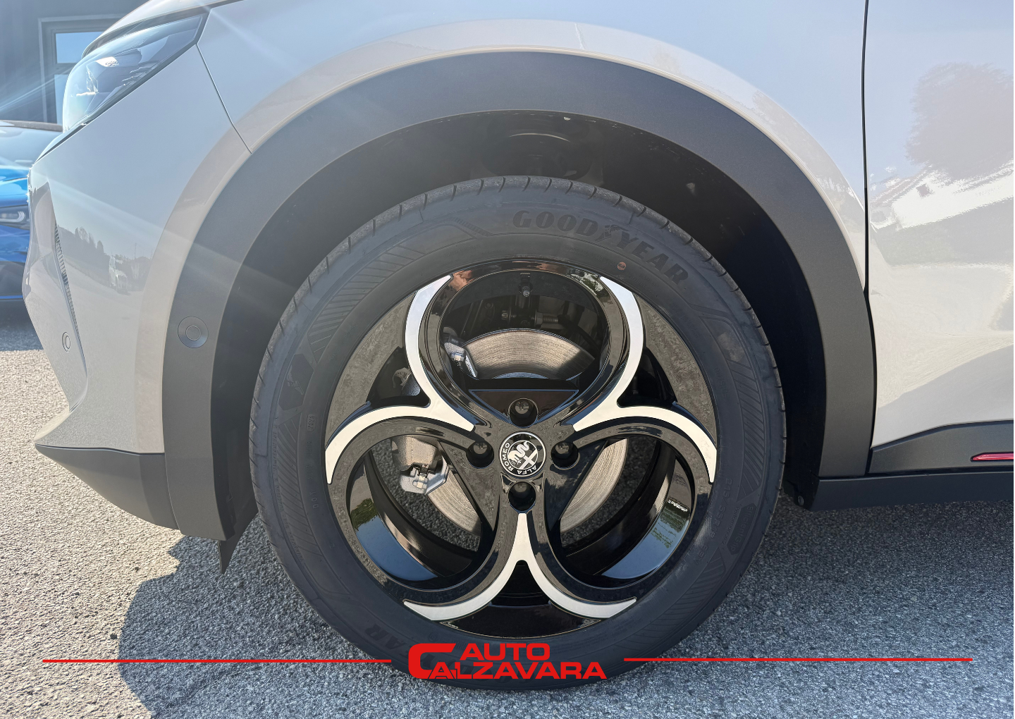 Alfa Romeo Junior 1.2 145 CV Hybrid eDCT6 Speciale / MARFIL SCALA AVORIO / RJA33524