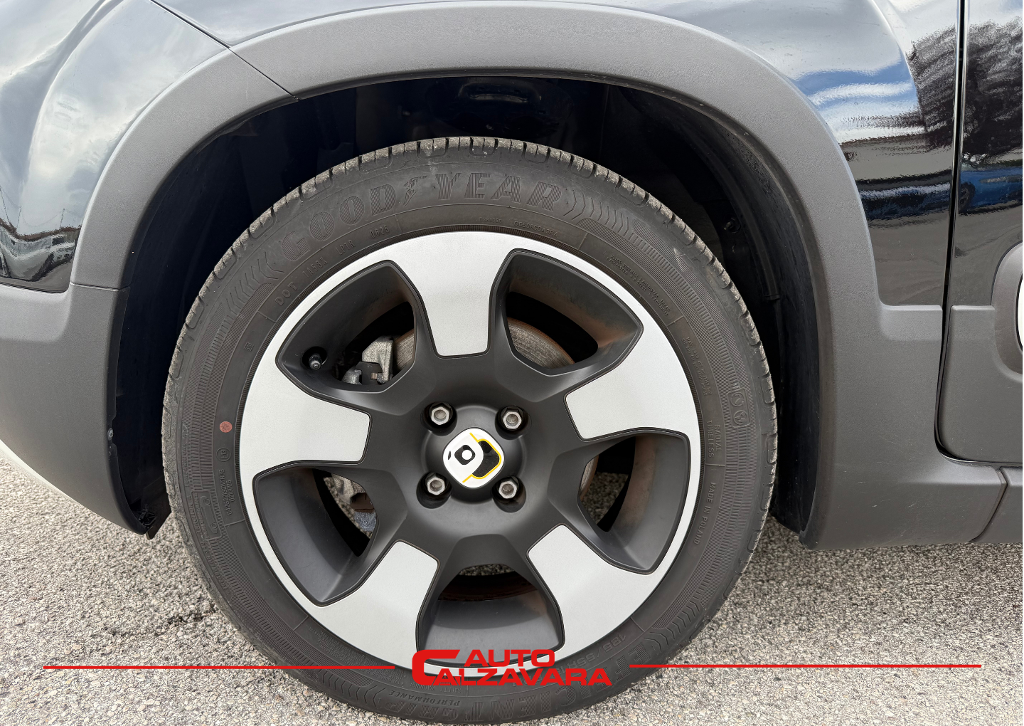 Fiat Panda Cross 1.0 FireFly S&S Hybrid / NERO CINEMA / GZ685BR