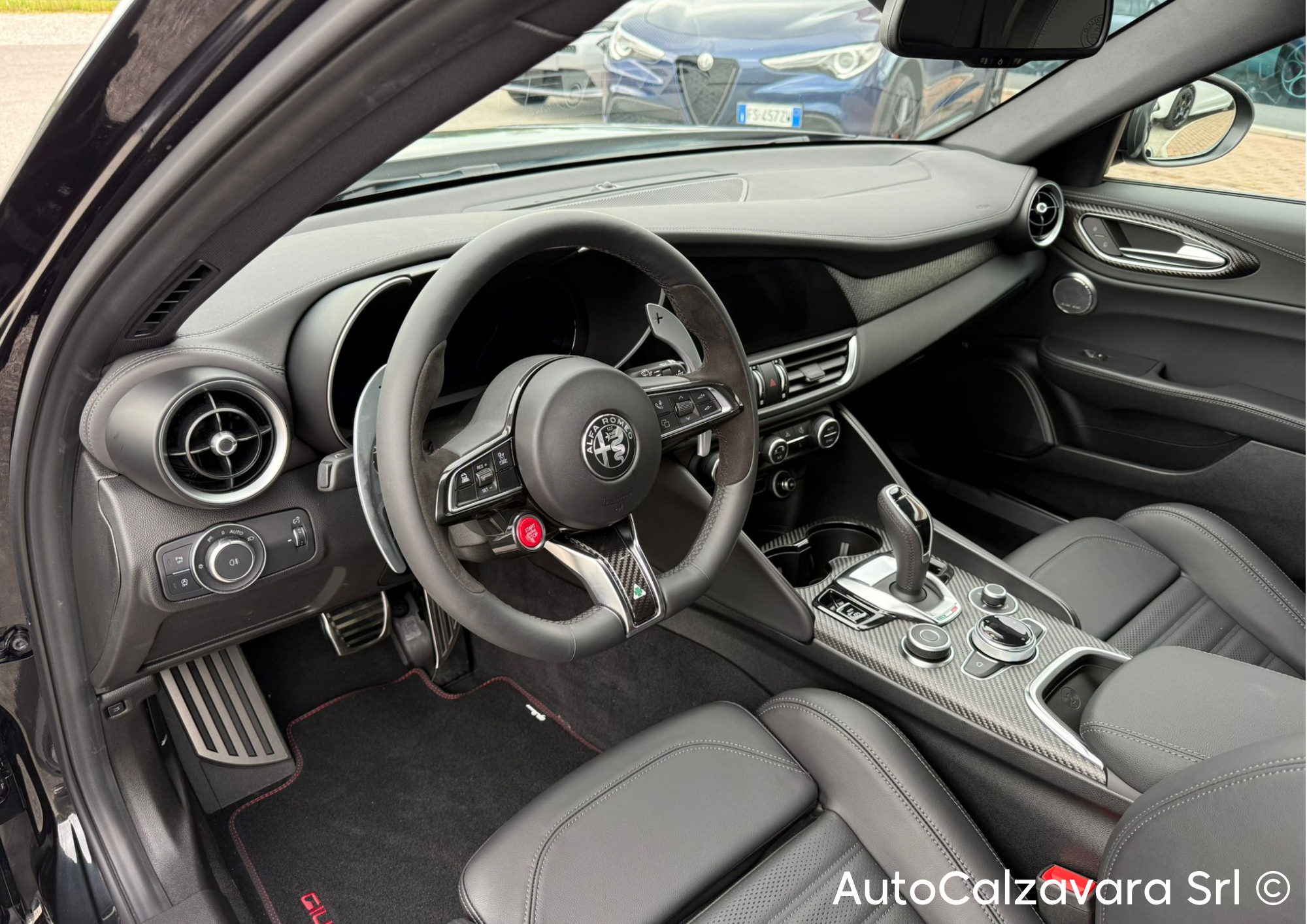 Alfa Romeo Giulia 2.9 V6 Bi-Turbo AT8 Quadrifoglio / NERO VULCANO / R7691018