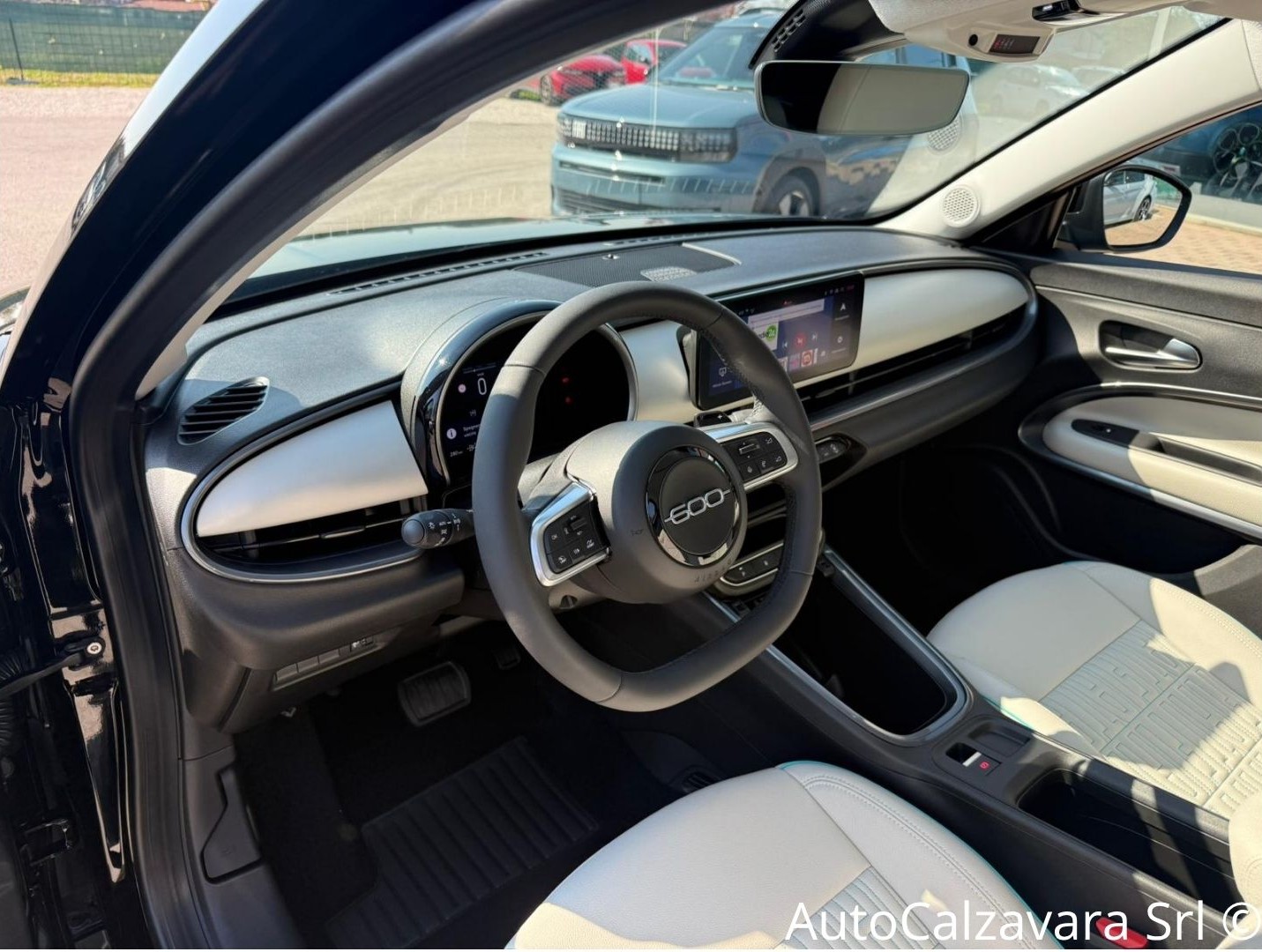 Fiat 600 Hybrid 100 CV DCT MHEV La Prima / NERO CINEMA / GY485CV