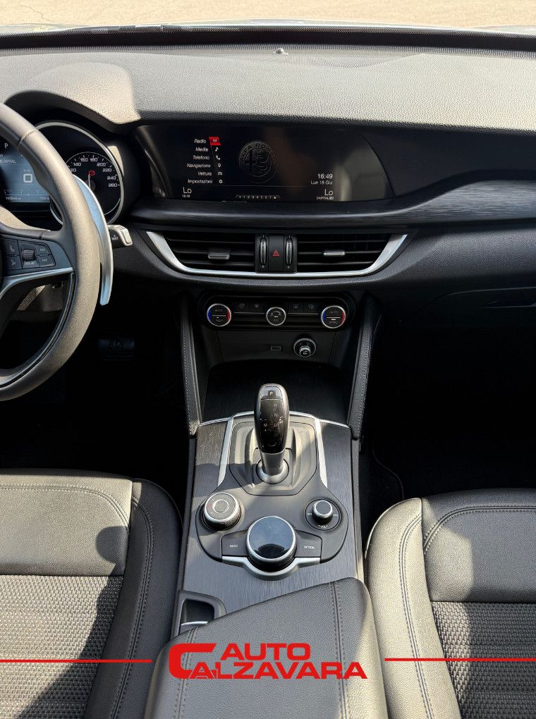 Alfa Romeo Stelvio 2.2 Turbodiesel 160 CV AT8 RWD Business / ARGENTO / FW519DC