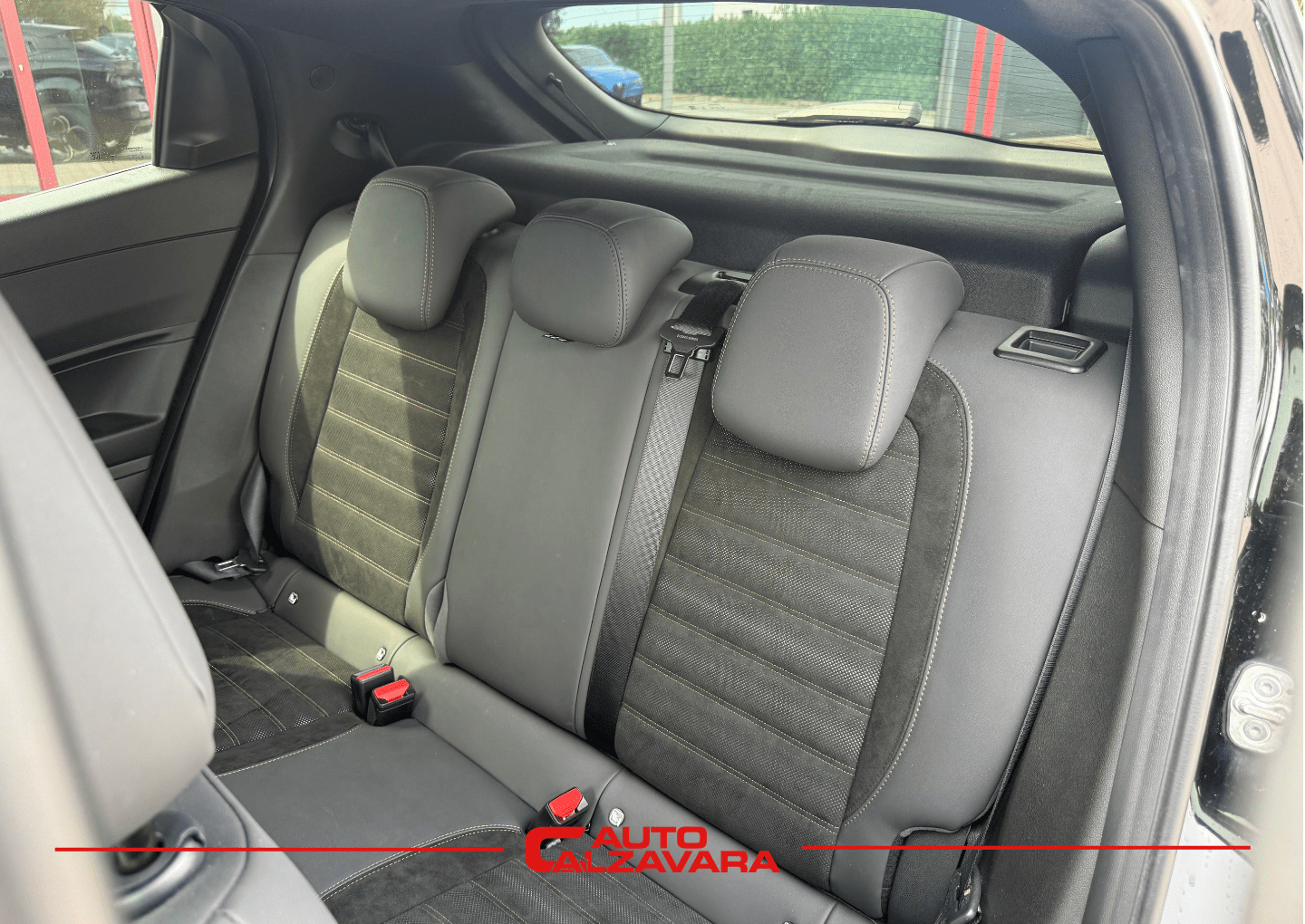 Alfa Romeo Junior 1.2 145 CV Hybrid eDCT6 Q4 Intensa / HA775ZZ
